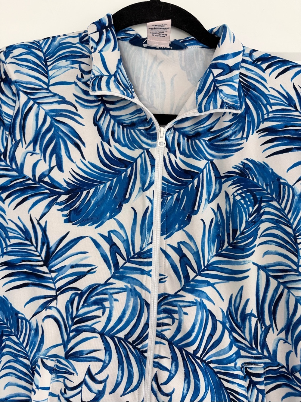 EUC Tommy Bahama Golf White & Blue Palm Frond Print Zip‎ UPF50 Jacket, Medium - Picture 3 of 9